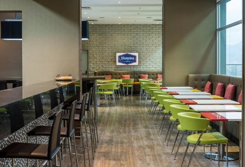 בית מלון כפרי Hampton By Hilton Medellin