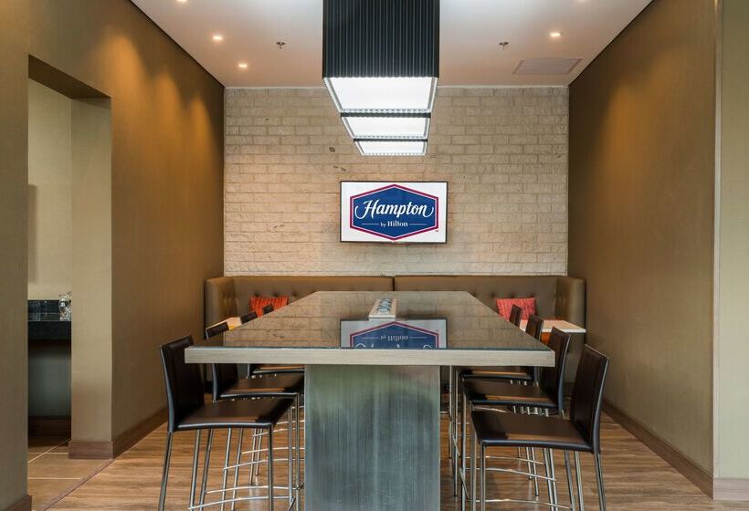 בית מלון כפרי Hampton By Hilton Medellin