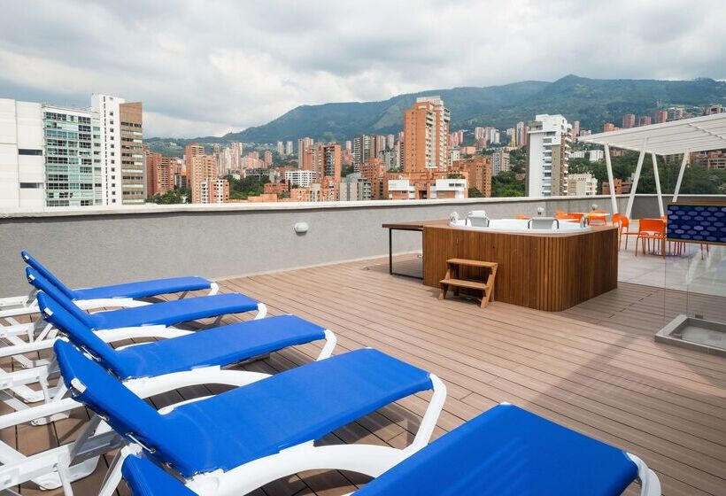 בית מלון כפרי Hampton By Hilton Medellin