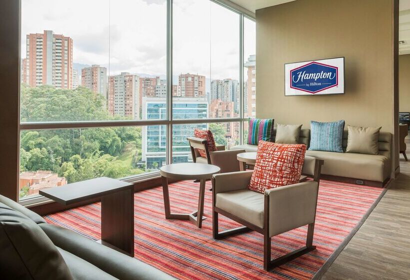 בית מלון כפרי Hampton By Hilton Medellin