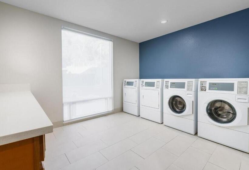 فندق Holiday Inn Express & Suites Oakhurst Yosemite Park Area, An Ihg