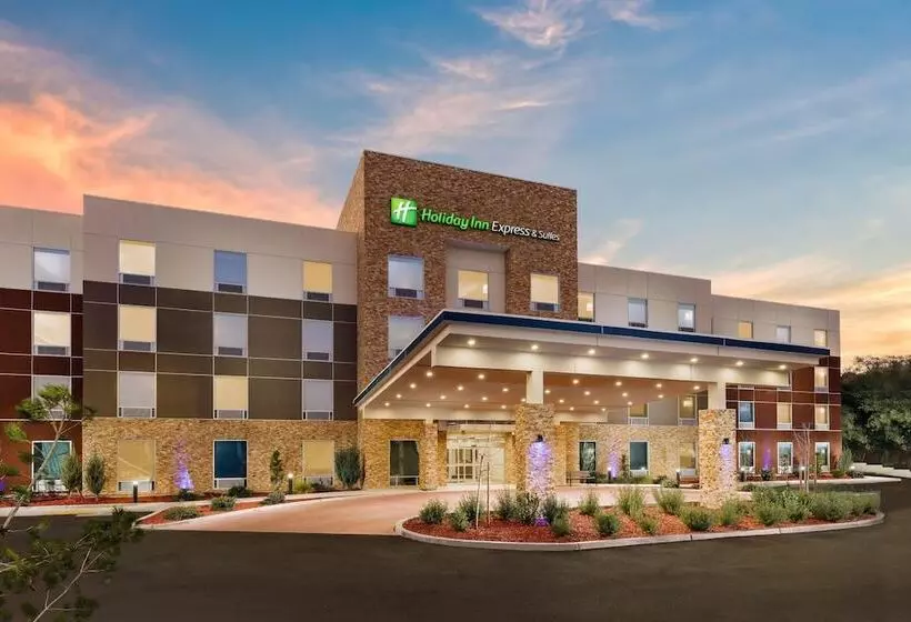 ホテル Holiday Inn Express & Suites Oakhurst Yosemite Park Area, An Ihg