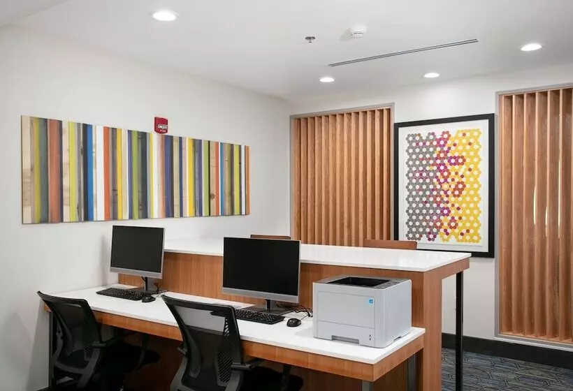 ホテル Holiday Inn Express & Suites Oakhurst Yosemite Park Area, An Ihg