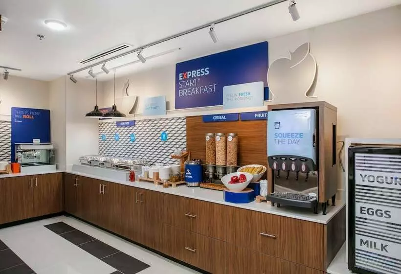 ホテル Holiday Inn Express & Suites Oakhurst Yosemite Park Area, An Ihg