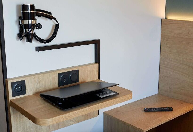 ホテル Kyriad Direct Orleans   La Chapelle St Mesmin