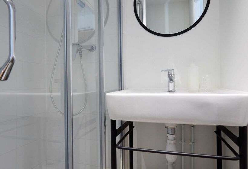 ホテル Kyriad Direct Orleans   La Chapelle St Mesmin