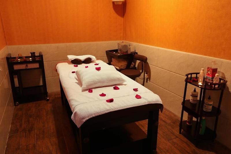 هتل Royal Grand Suite