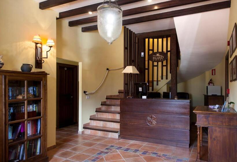 Отель The Island