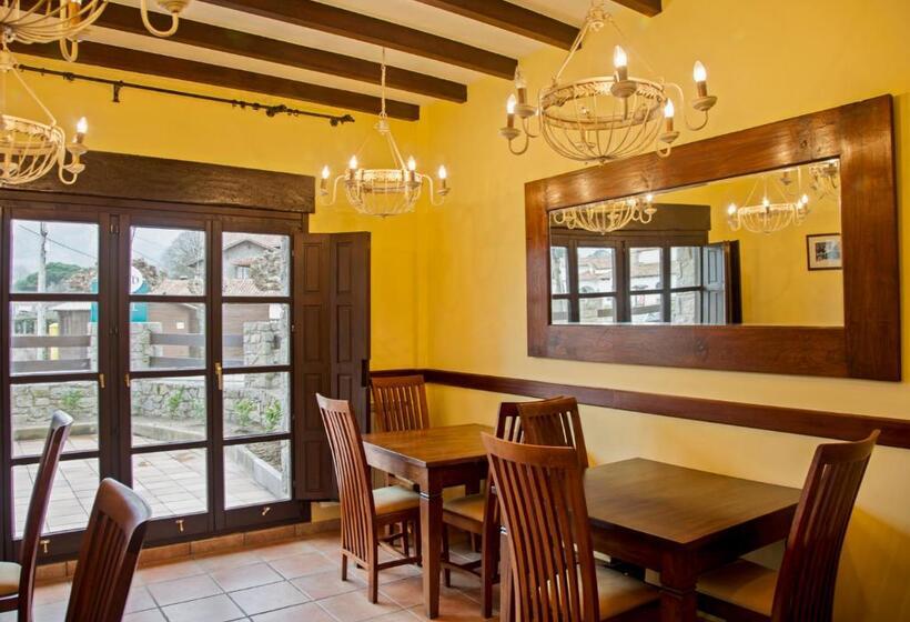 Отель The Island