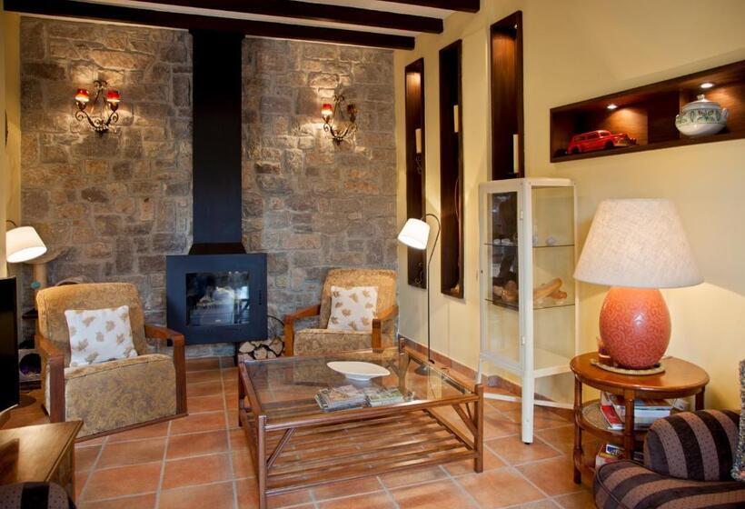 Отель The Island