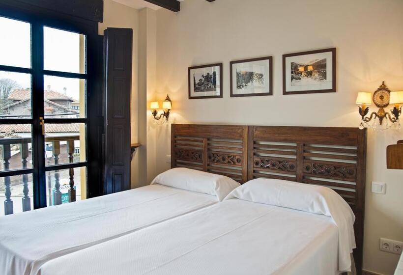 Отель The Island