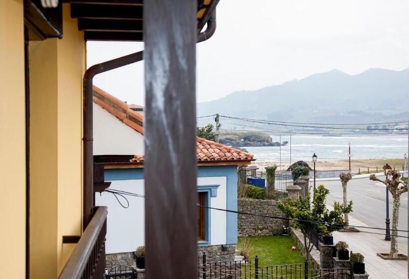 Отель The Island