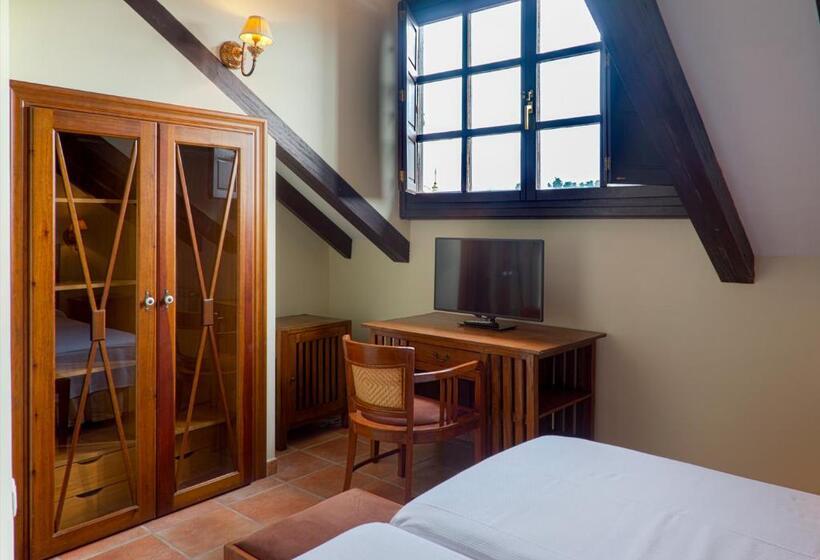 Отель The Island