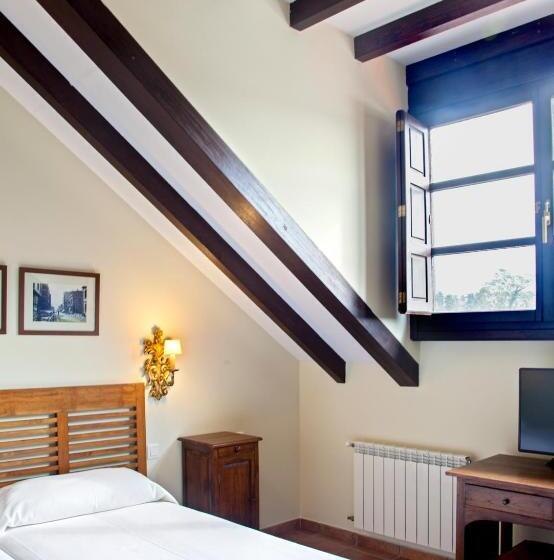 Отель The Island