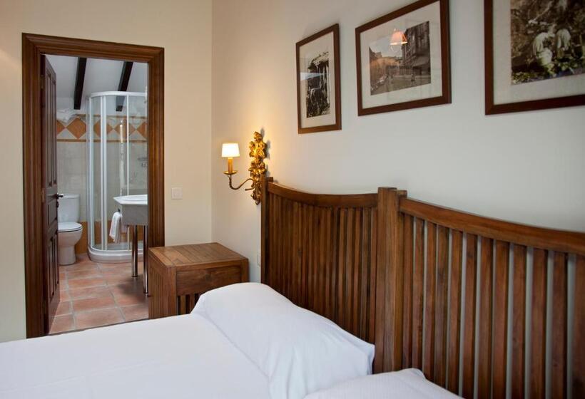 Отель The Island