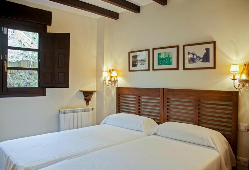 Отель The Island