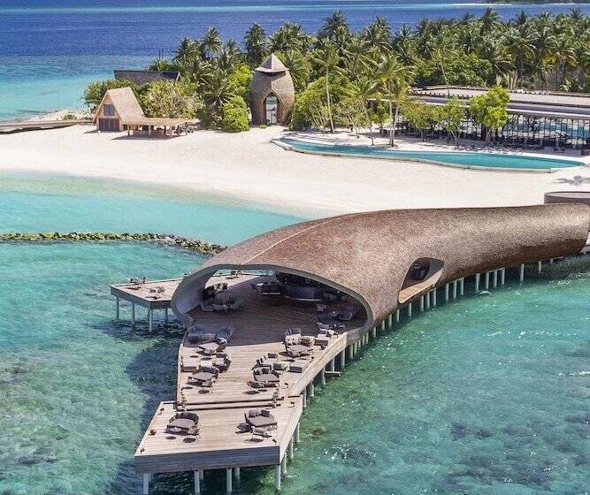 The St. Regis Maldives Vommuli Resort