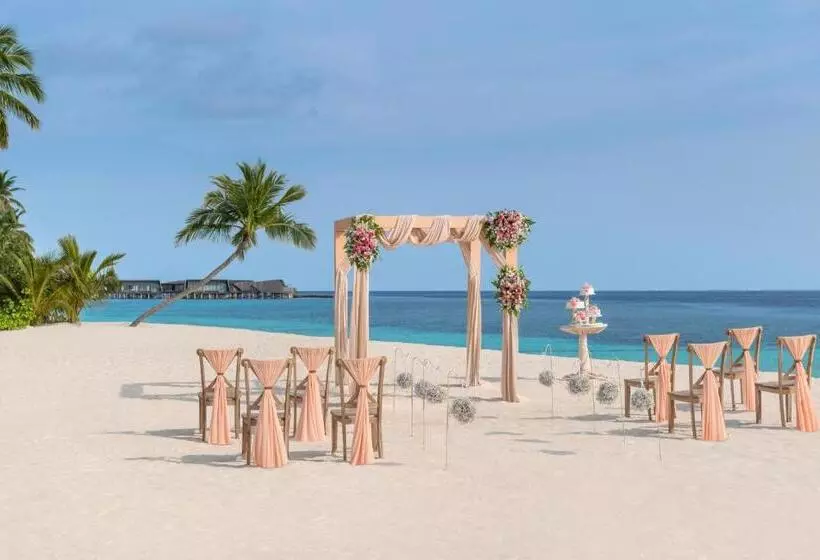 The St. Regis Maldives Vommuli Resort