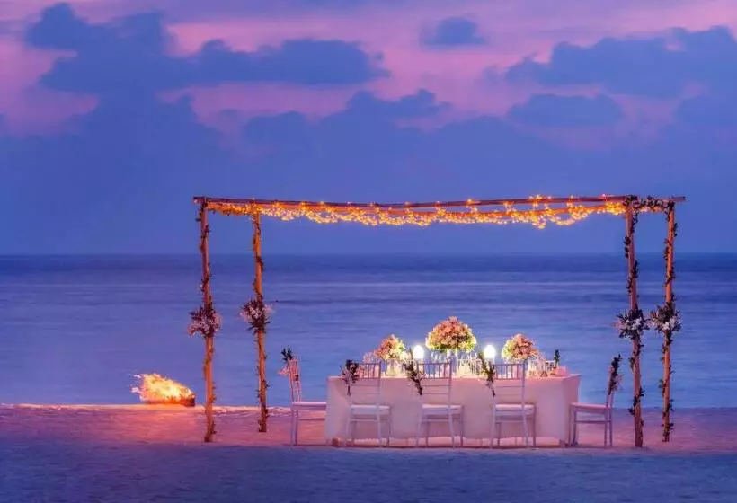 The St. Regis Maldives Vommuli Resort