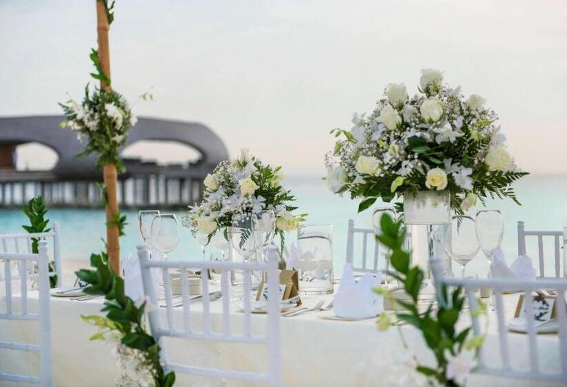 The St. Regis Maldives Vommuli Resort