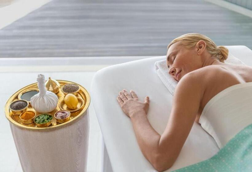 The St. Regis Maldives Vommuli Resort