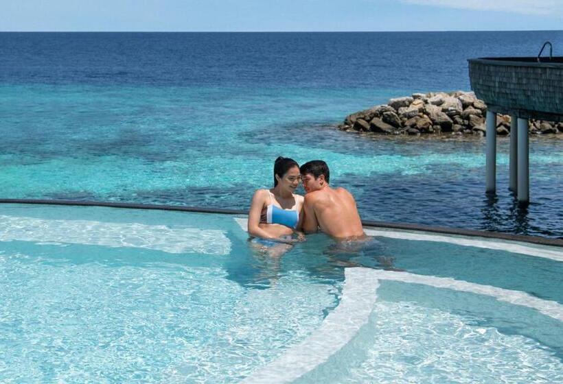 The St. Regis Maldives Vommuli Resort