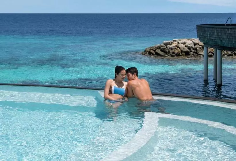 The St. Regis Maldives Vommuli Resort