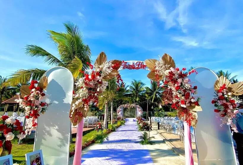 Ttc Resort Ninh Thuan  Unlimited Access To Water Park