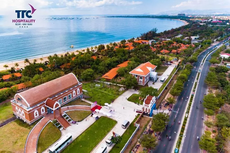 Ttc Resort Ninh Thuan  Unlimited Access To Water Park