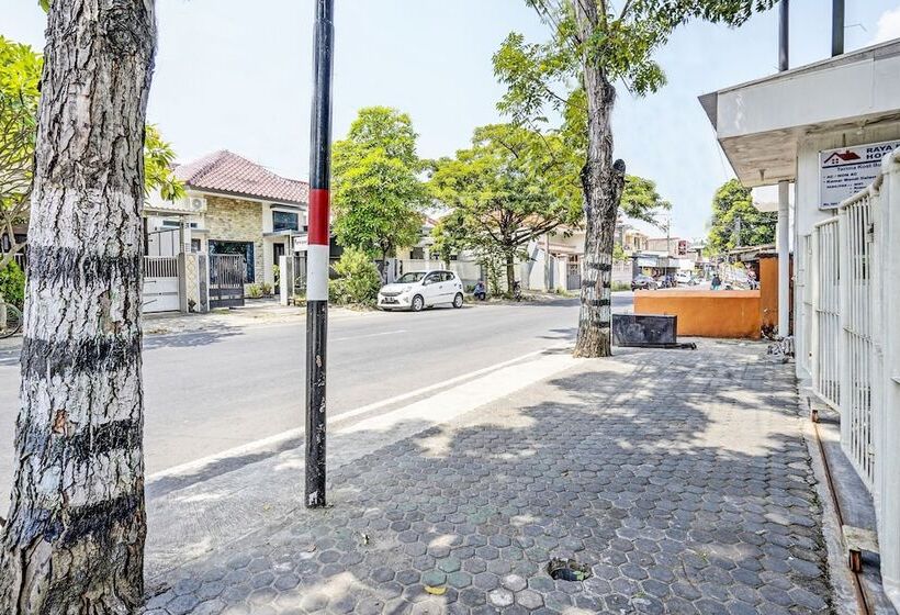 فندق Raya Permai Homestay Syariah By Oyo