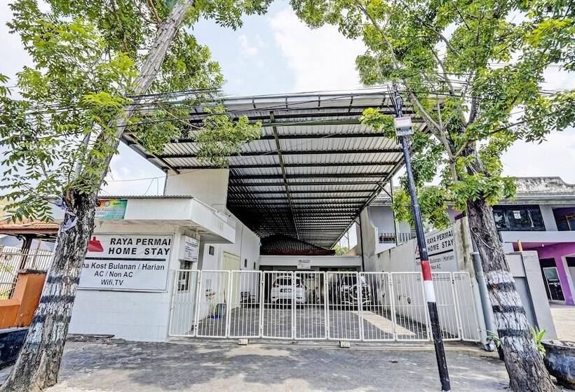 فندق Raya Permai Homestay Syariah By Oyo