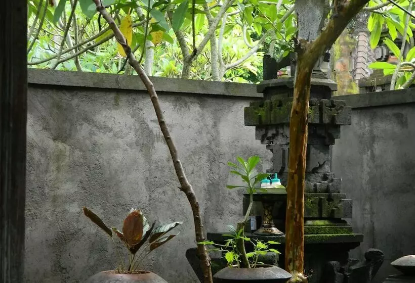 ホテル D'tegale Homestay