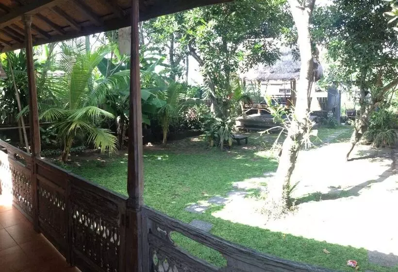 ホテル D'tegale Homestay