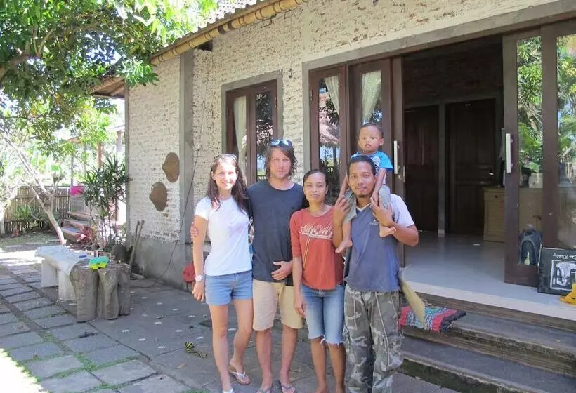 ホテル D'tegale Homestay