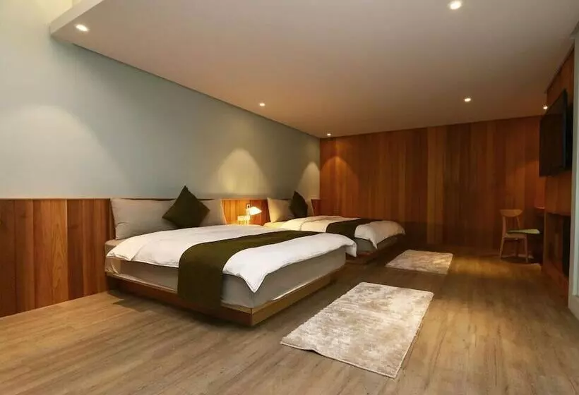 تختخواب و صبحانه Ii 1979 Bed&breakfast