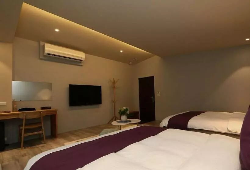تختخواب و صبحانه Ii 1979 Bed&breakfast