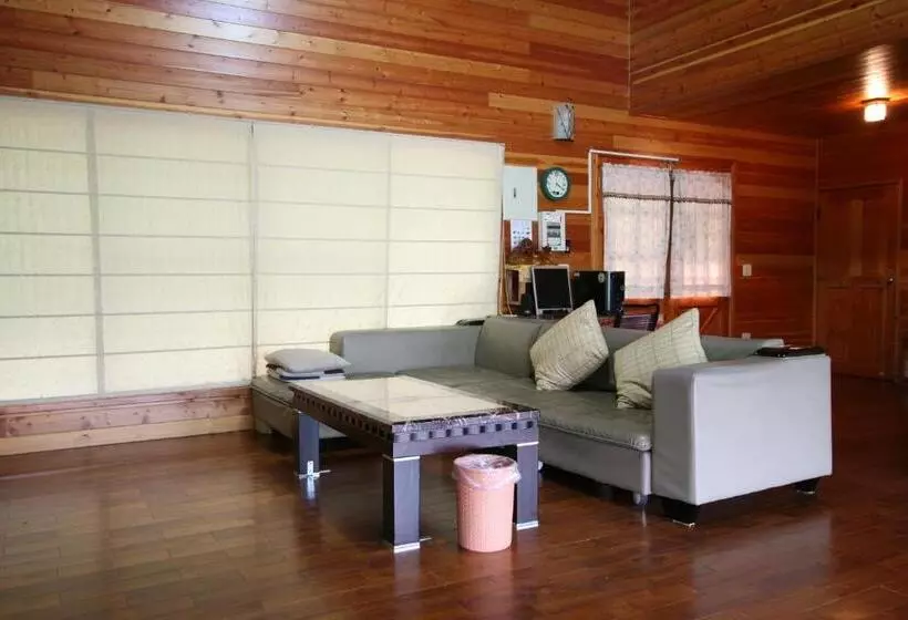 تختخواب و صبحانه Ji Ji Farm Homestay
