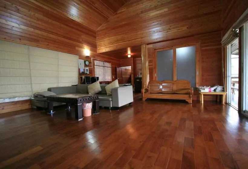 تختخواب و صبحانه Ji Ji Farm Homestay