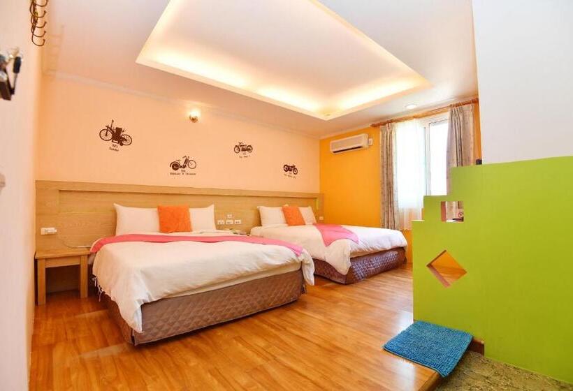 تختخواب و صبحانه Rock House