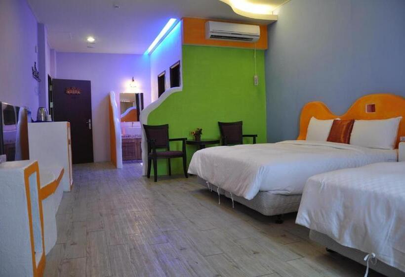 تختخواب و صبحانه Rock House