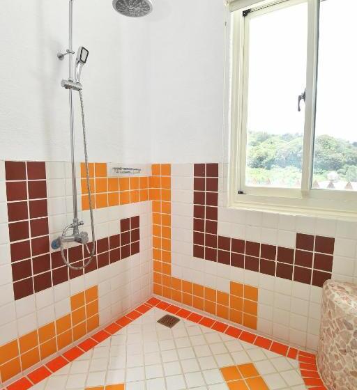 تختخواب و صبحانه Rock House