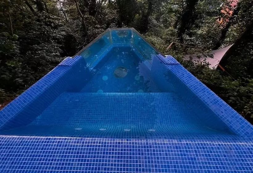 هتل Glamping Martini Kvariati