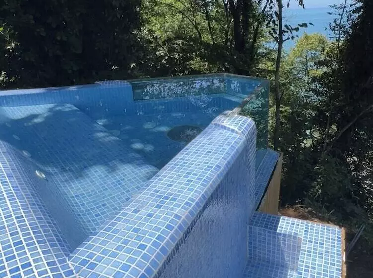 هتل Glamping Martini Kvariati