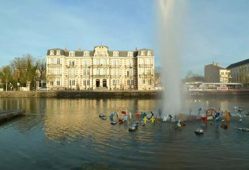 ホテル Les Jardins Du Mess
