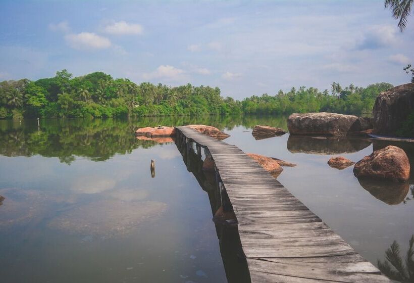 호텔 Shiny Lakeside Resort