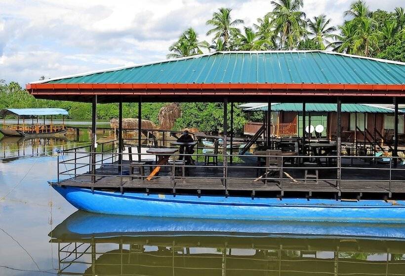 호텔 Shiny Lakeside Resort