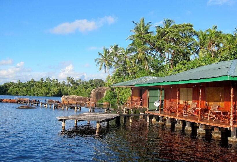 호텔 Shiny Lakeside Resort