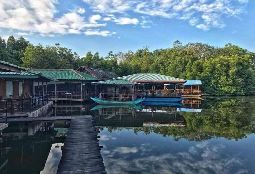 호텔 Shiny Lakeside Resort