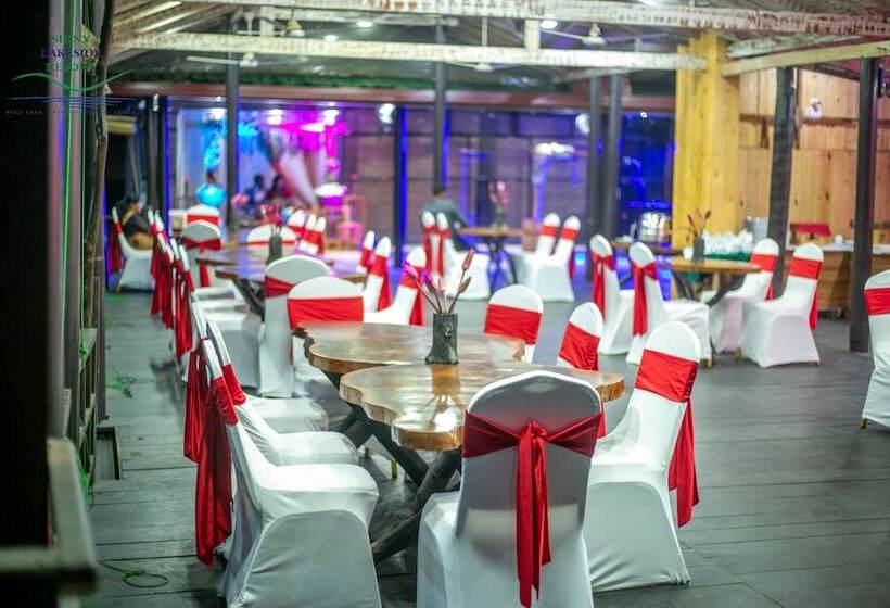 호텔 Shiny Lakeside Resort