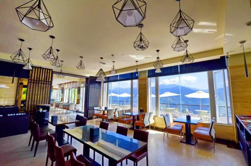 Jun Yue Hanging Garden Resort